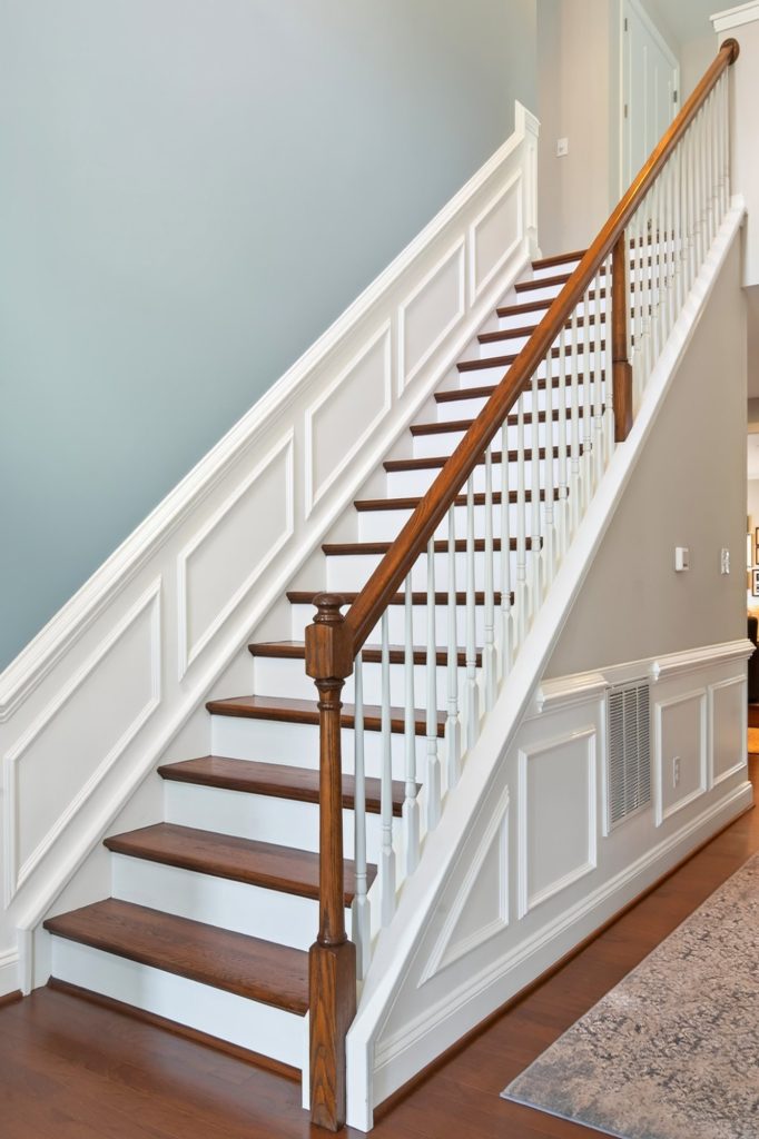 Stair hall, second view from the entry